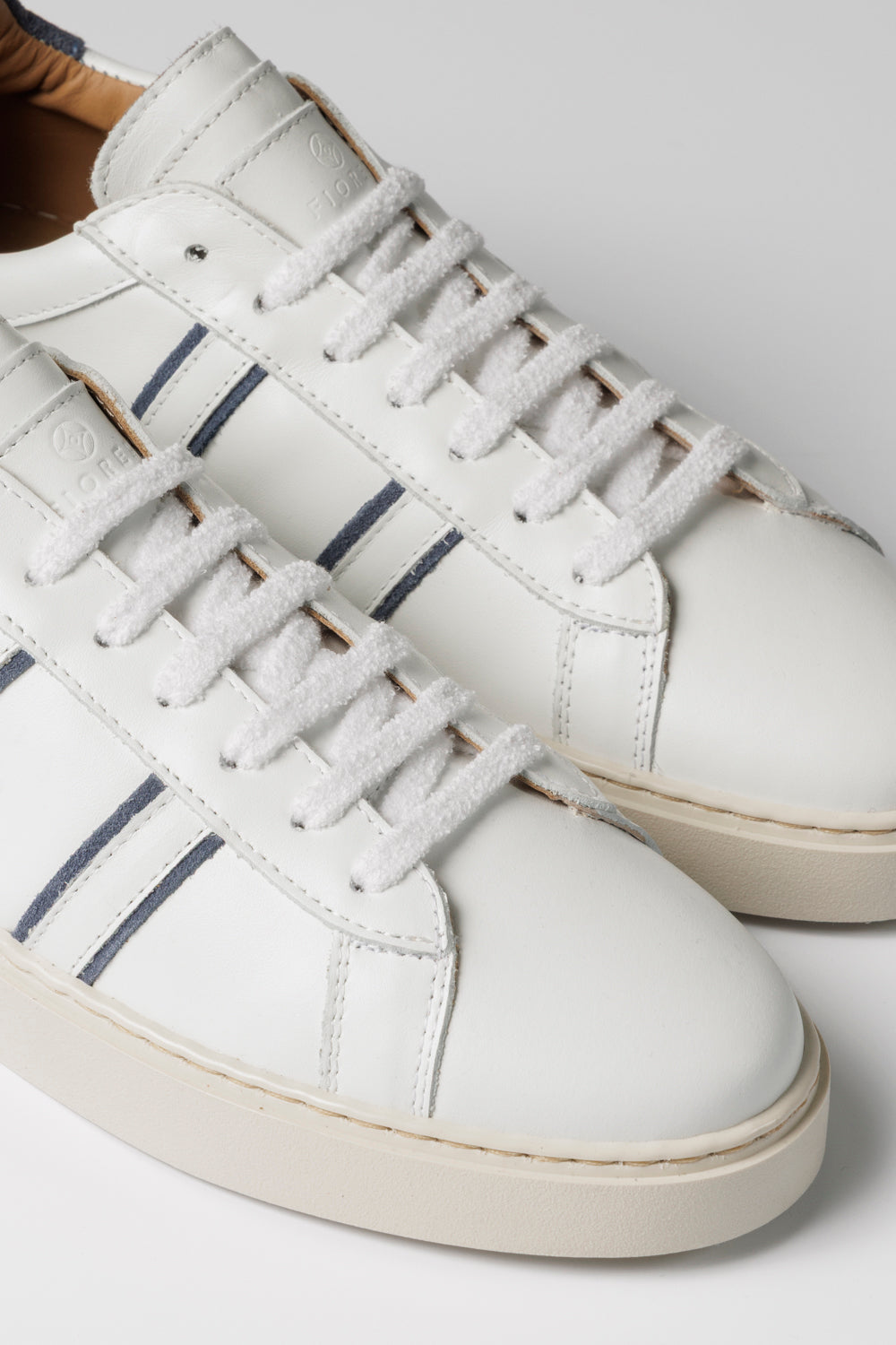 Sneakers in vitello bianco/jeans