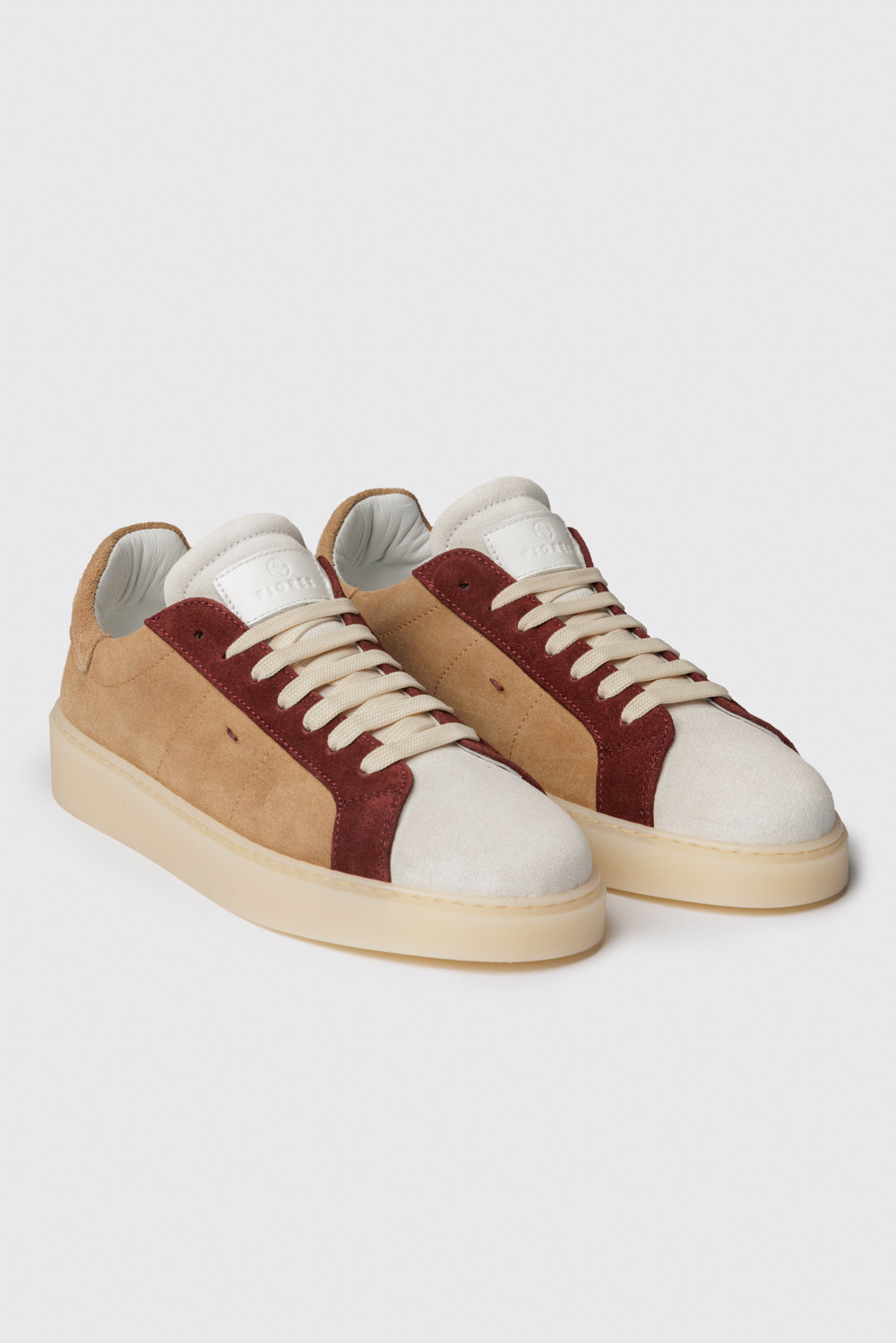 Sneakers in camoscio tricolore beige/bianco/bordeaux