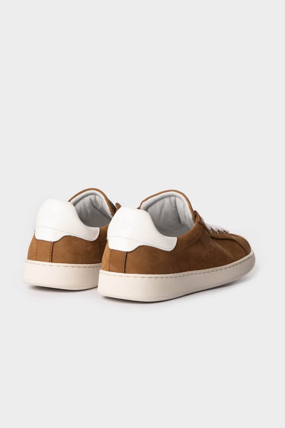 Sneakers in nabuk cognac