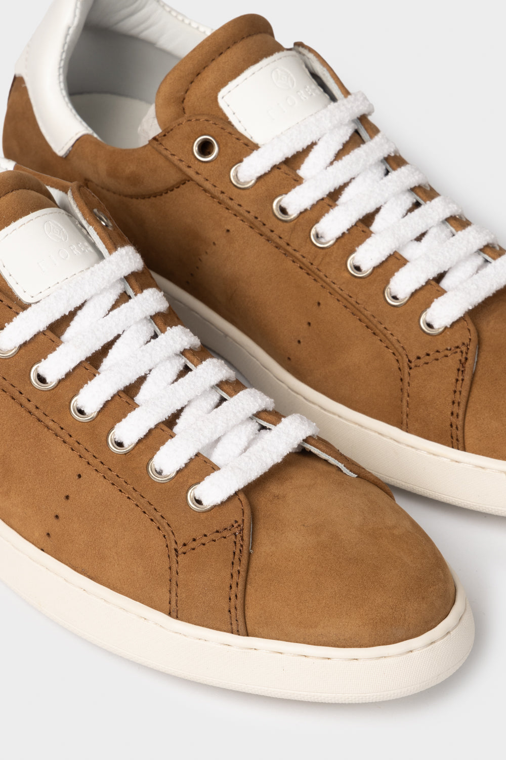 Sneakers in nabuk cognac