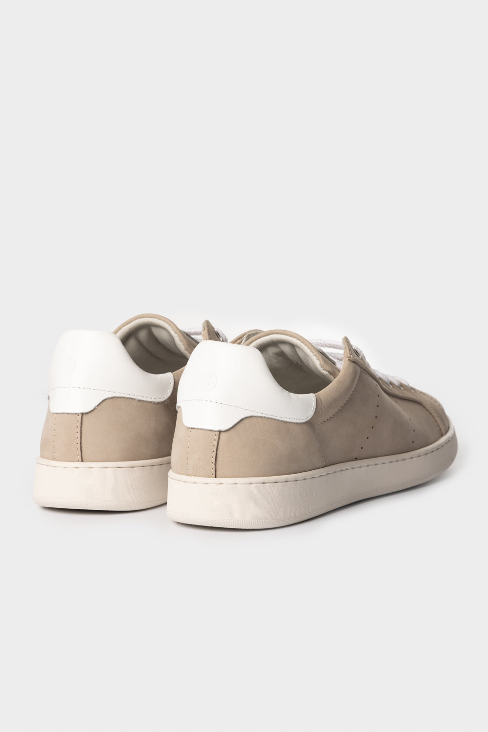 Sneakers in pelle nabuk ghiaccio