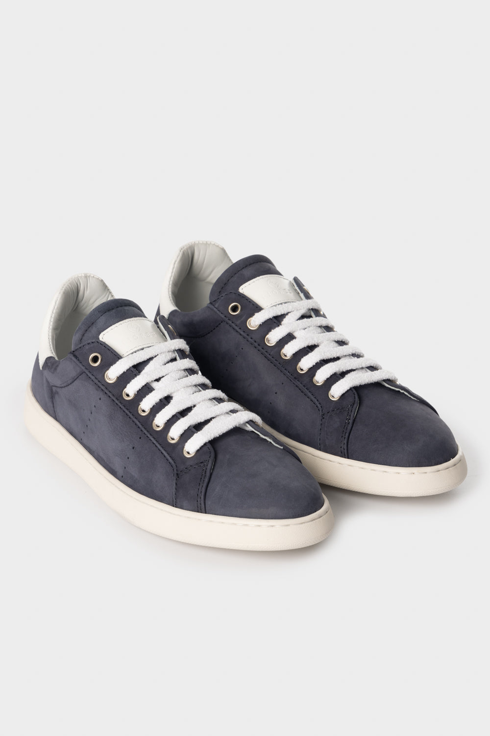Sneakers in nabuk celeste