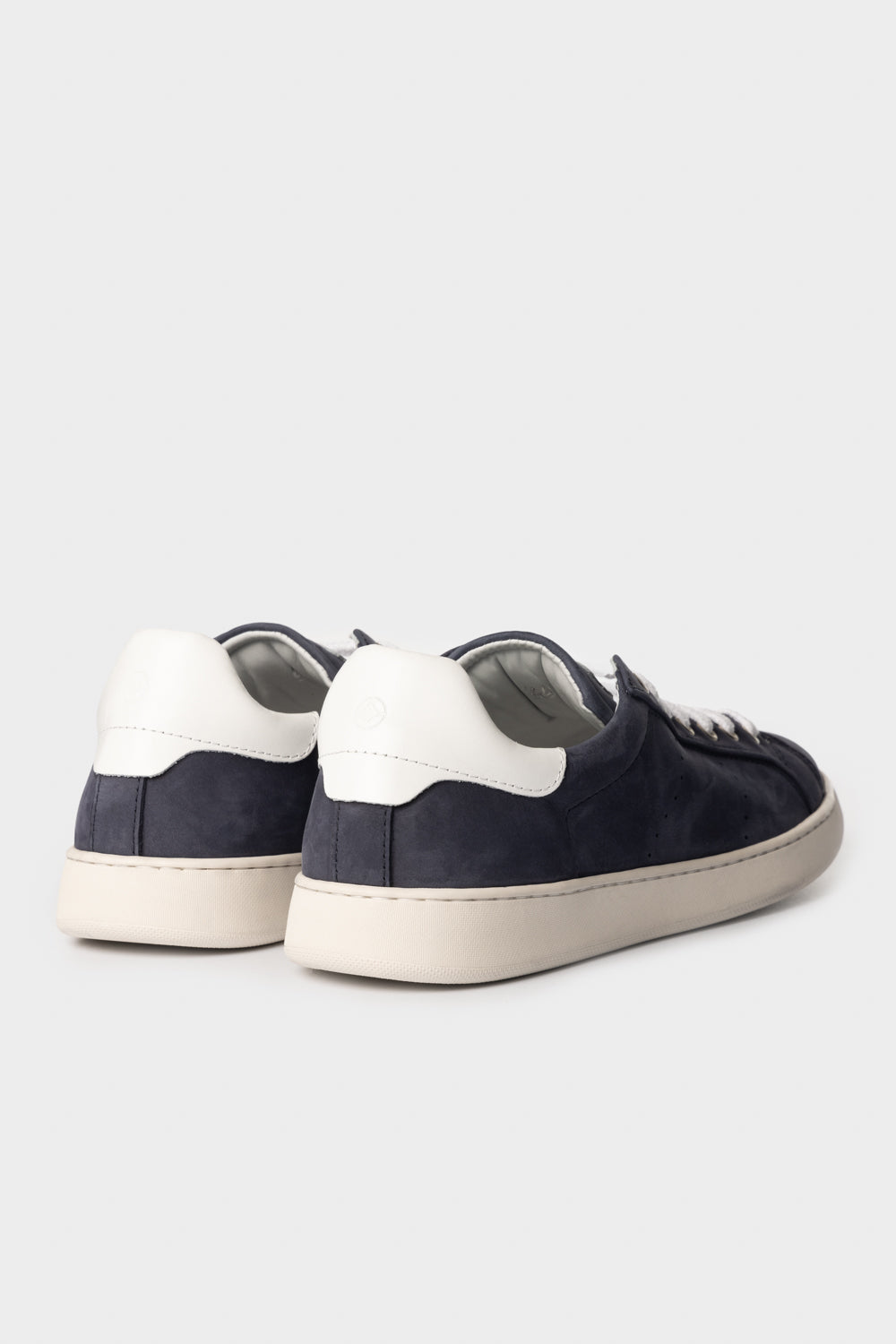 Sneakers in nabuk celeste