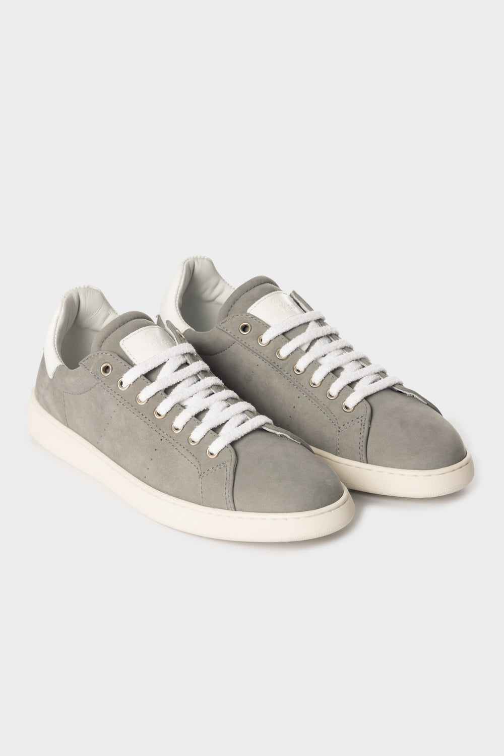 Sneakers in pelle nabuk pietra