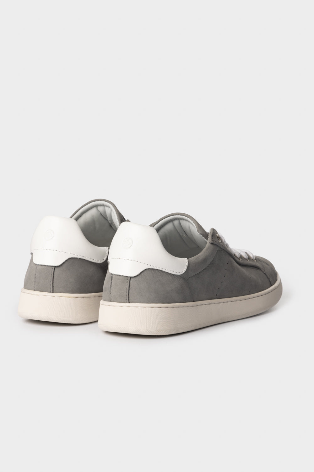 Sneakers in pelle nabuk pietra