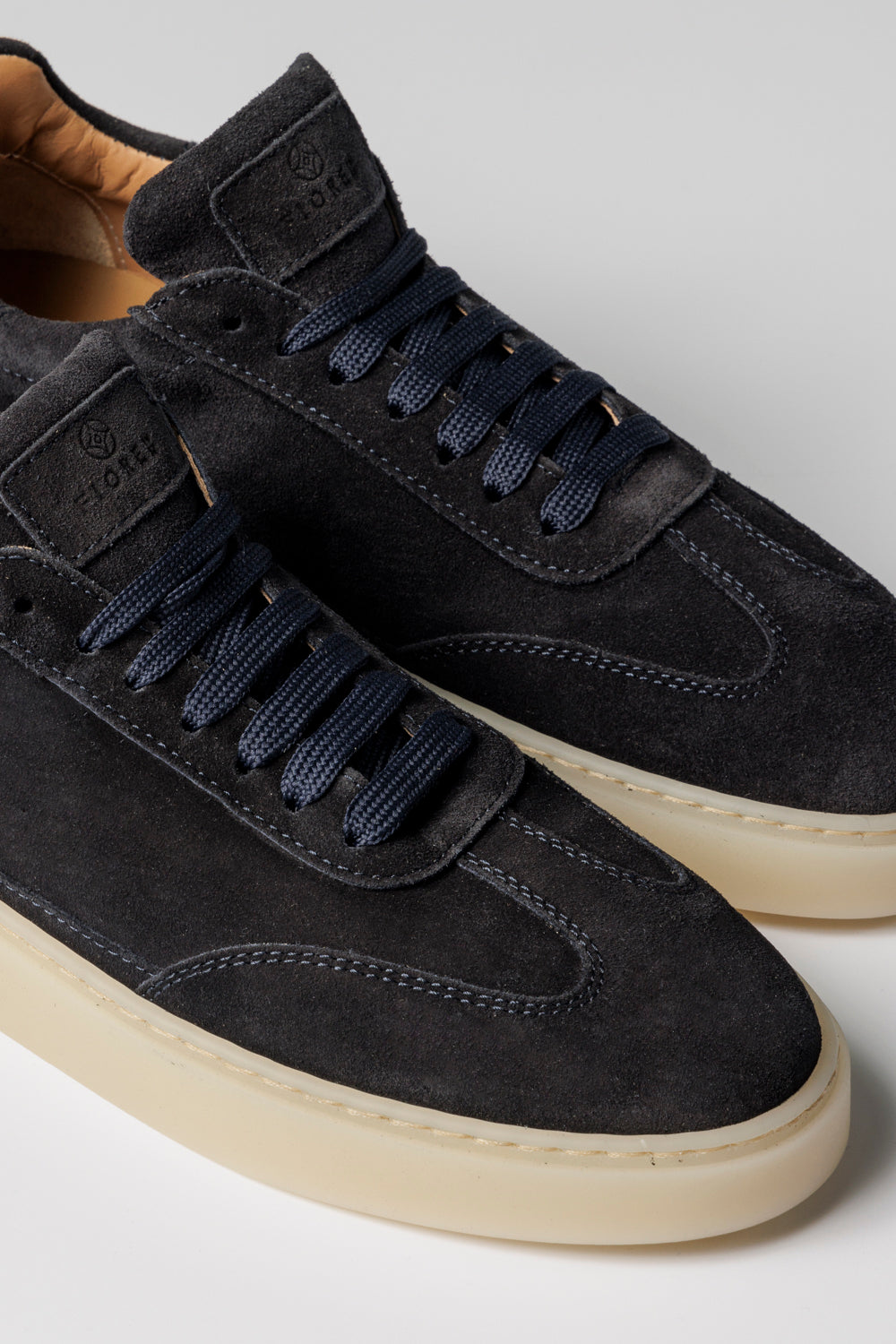 Sneakers in camoscio blu
