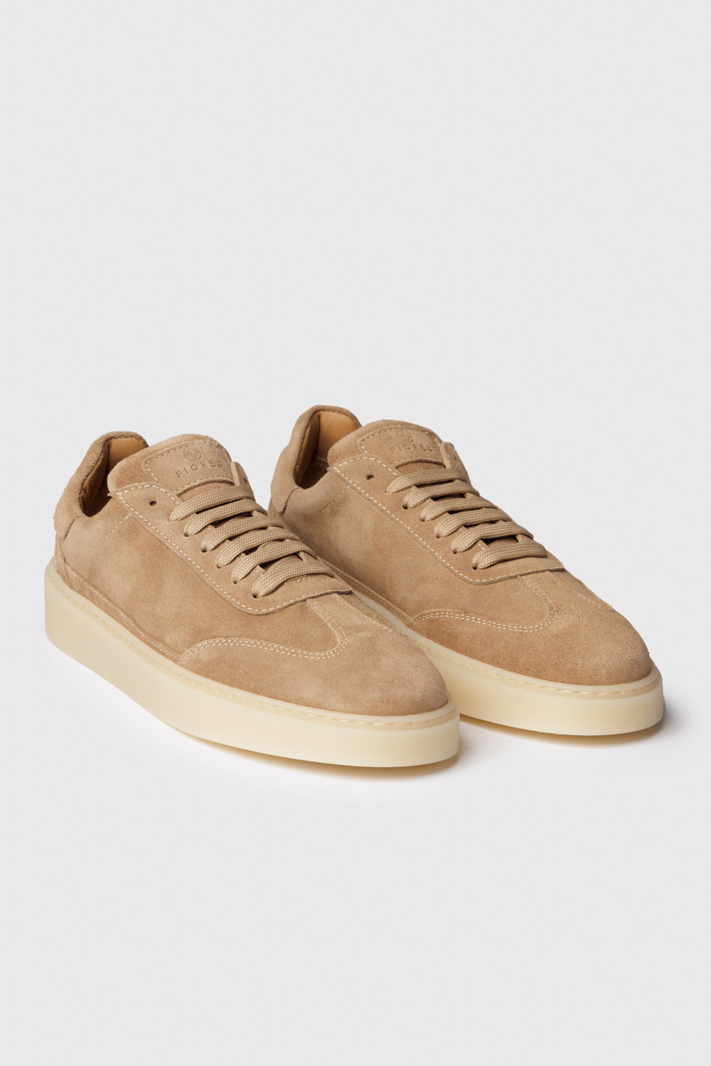 Sneakers in camoscio beige