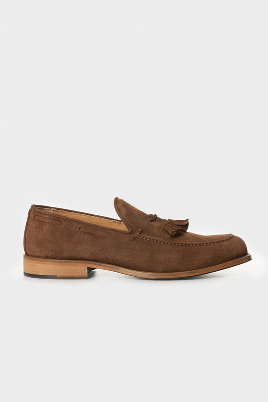 Mocassino in camoscio con nappe sigaro