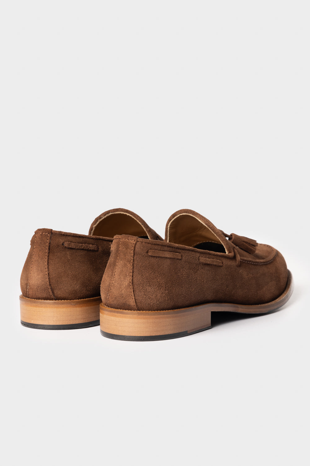 Mocassino in camoscio con nappe sigaro