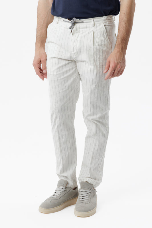 Pantaloni gessato tasche america con pences e coulisse bianco