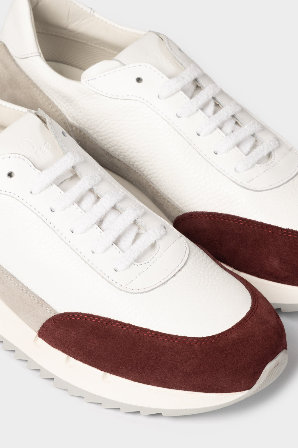 Sneakers Running in pelle di vitello e suede bianco/barolo