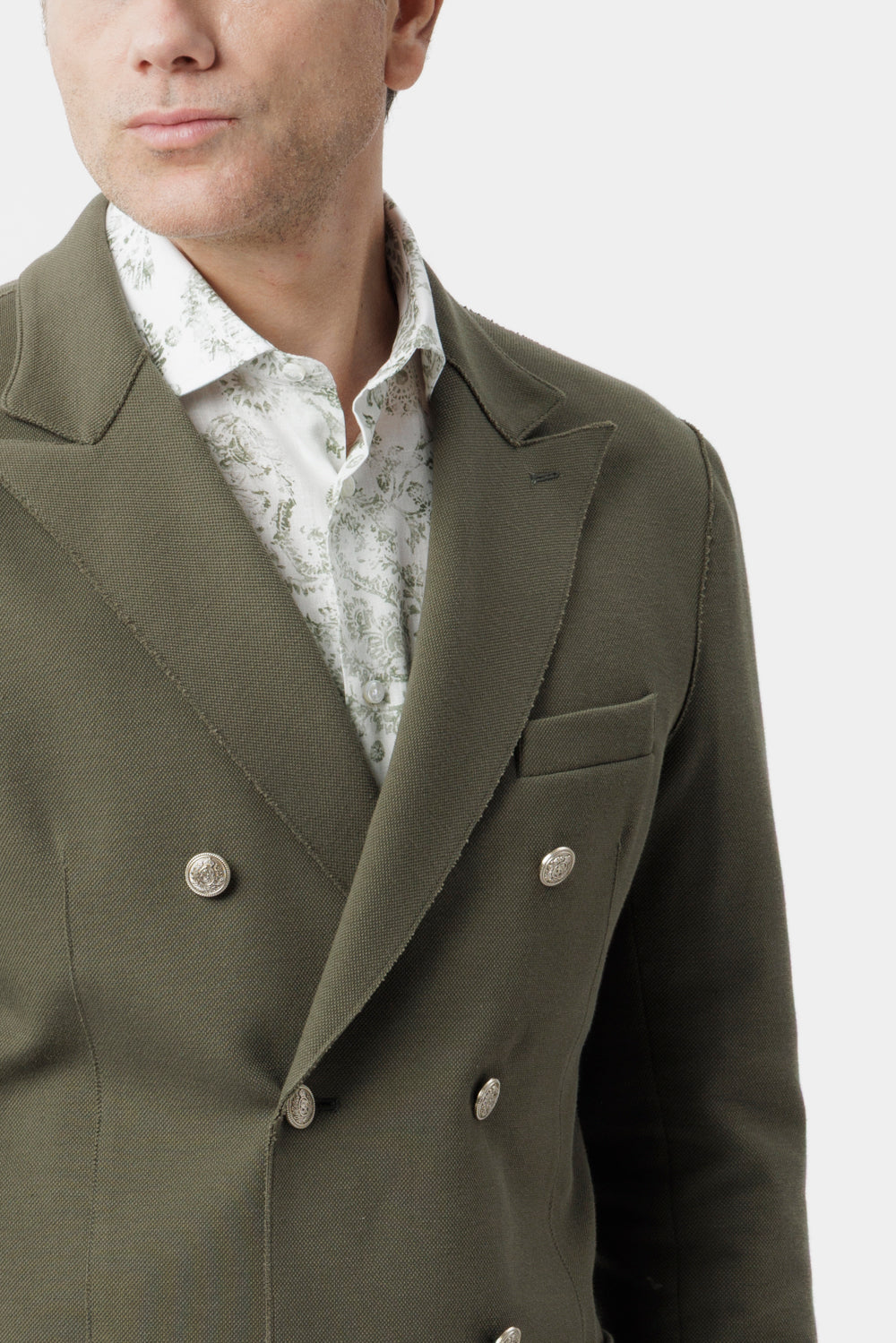 Giacca mezzo petto in cotone stretch con taglio vivo e tasche applicate verde militare