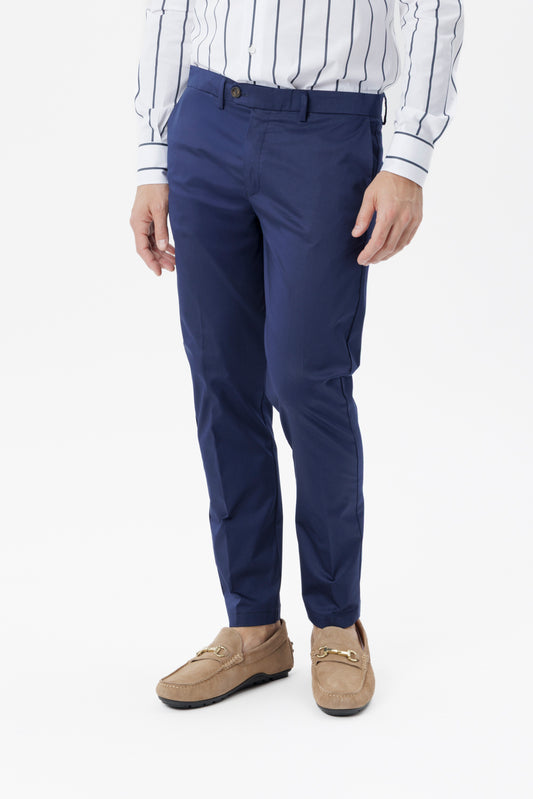 Pantaloni chino in cotone stretch con chiusura nascosta blu